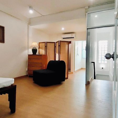 Whole 3-Storey House Right In The Local Community. Bangkok Exteriér fotografie